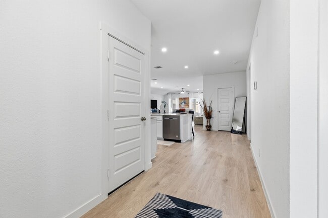 Building Photo - 31714 Melkridge Rd