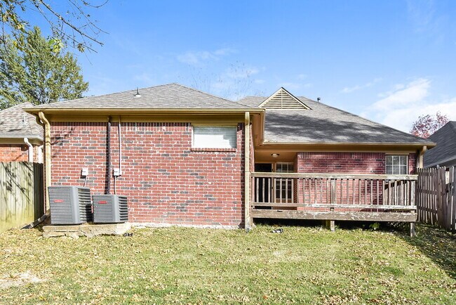 Building Photo - 8457 Regal Bend Dr