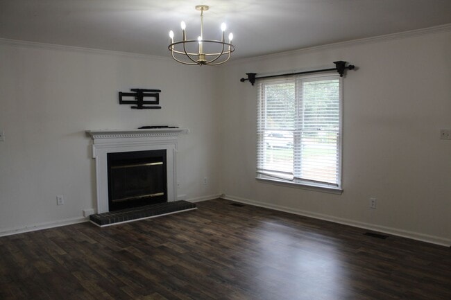 Building Photo - 107 Clairmont Rd NE