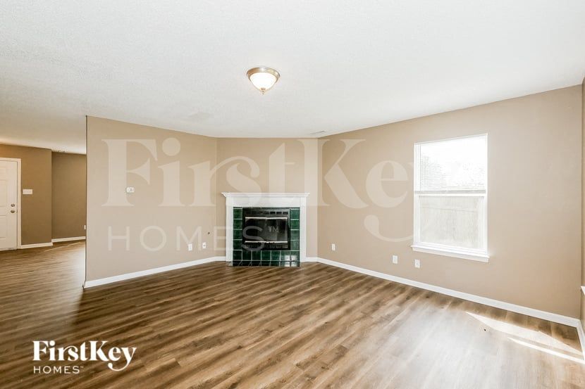 Building Photo - 10830 Clear Spring Dr