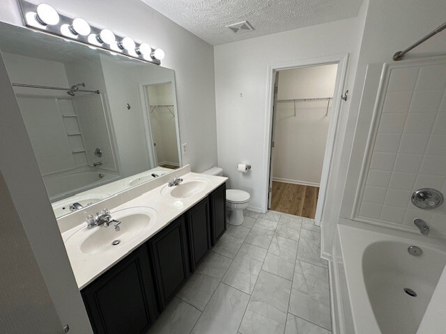 Building Photo - 8428 Charbay Cir