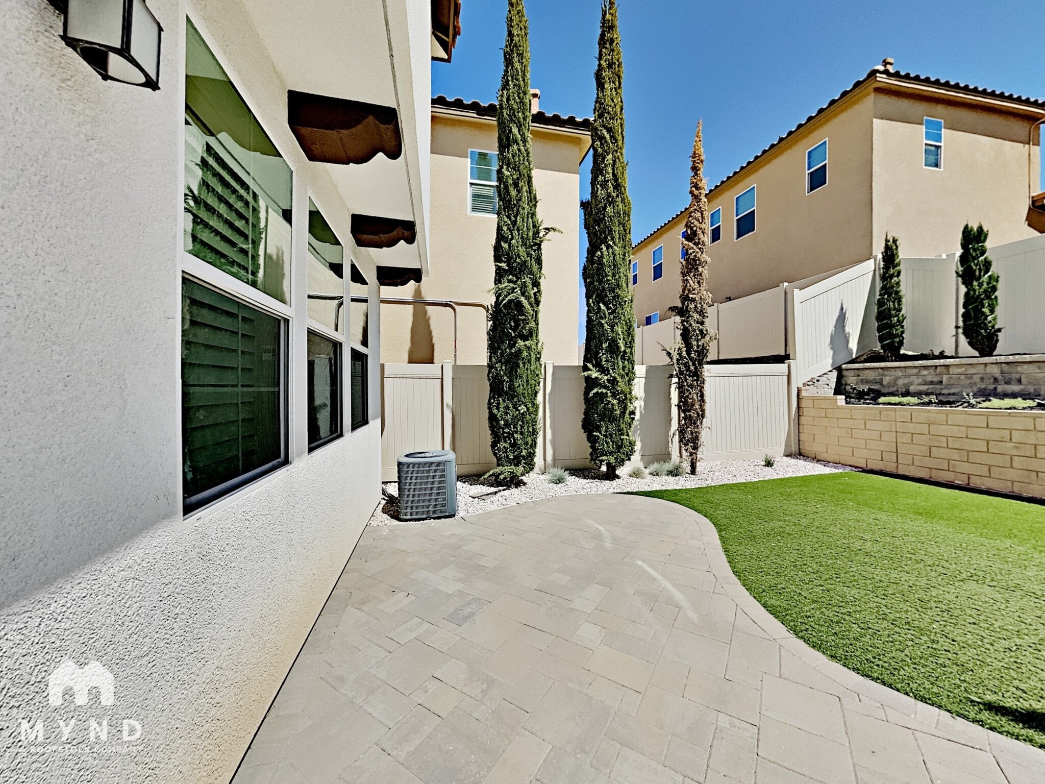 Building Photo - 1529 Bath Ave