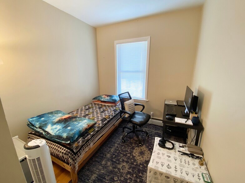 Building Photo - 6 Bickford Ave