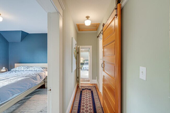 Building Photo - 2323 Elizabeth St