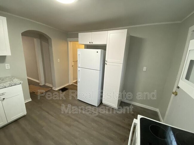 Building Photo - 1154 Prospect Ave SE