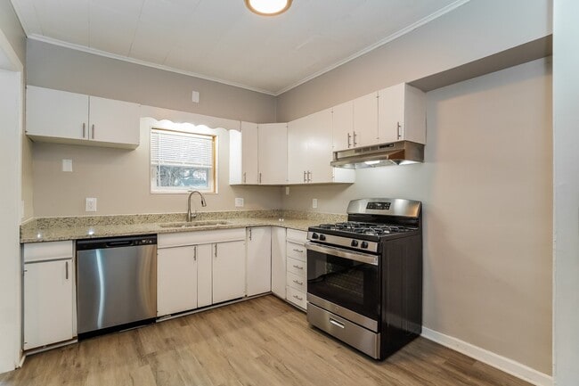 Building Photo - 3606 Leybourn Ave