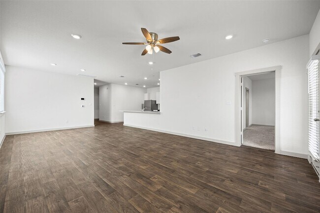 Building Photo - 231 Lavaca River Ln