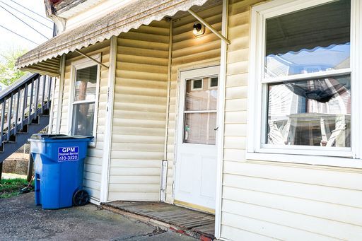 Building Photo - Charming Renovated 1-Bedroom Apartment in ...