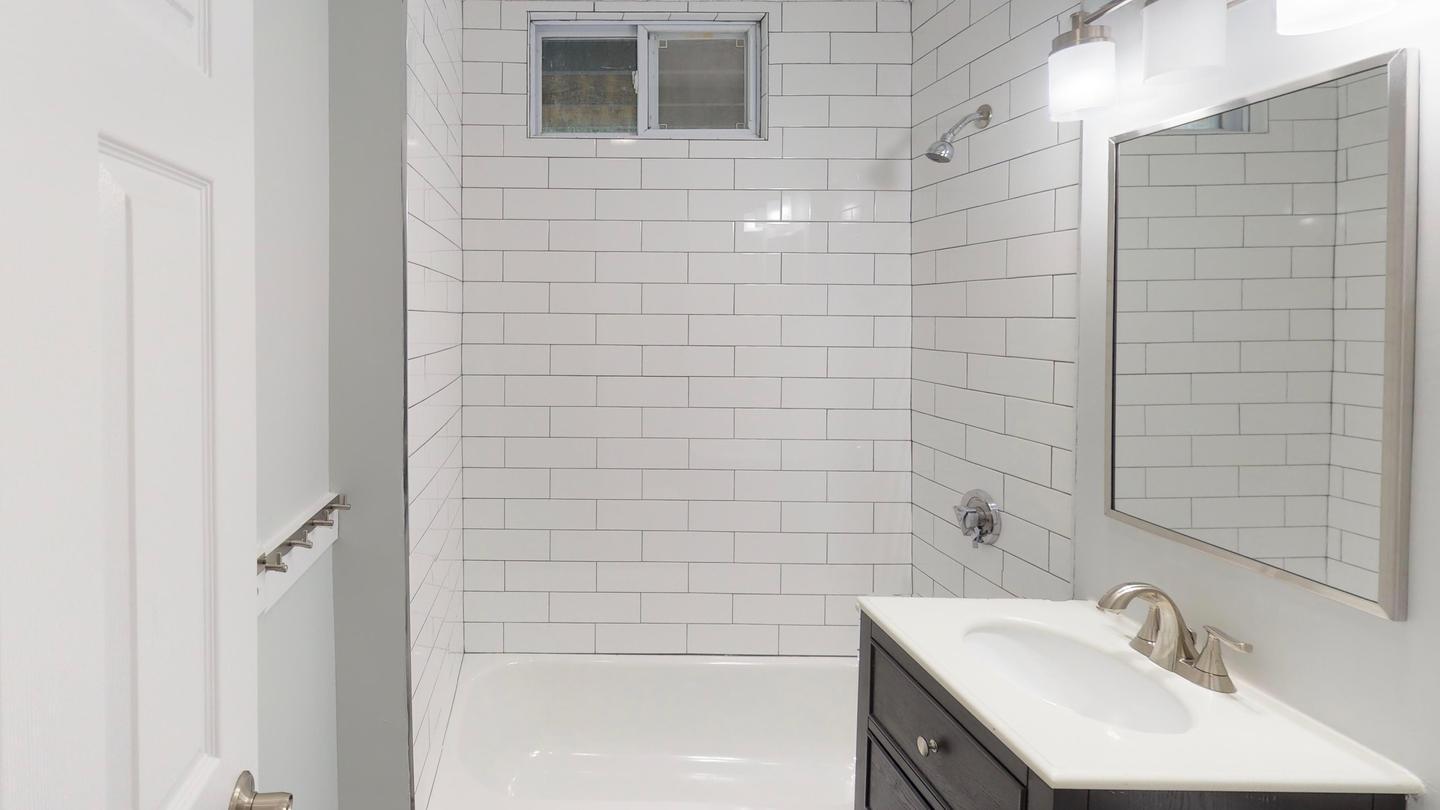 Building Photo - 110 Greenbrier St