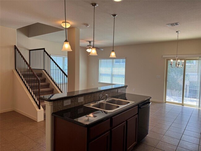 Building Photo - 1620 Bryant Dr