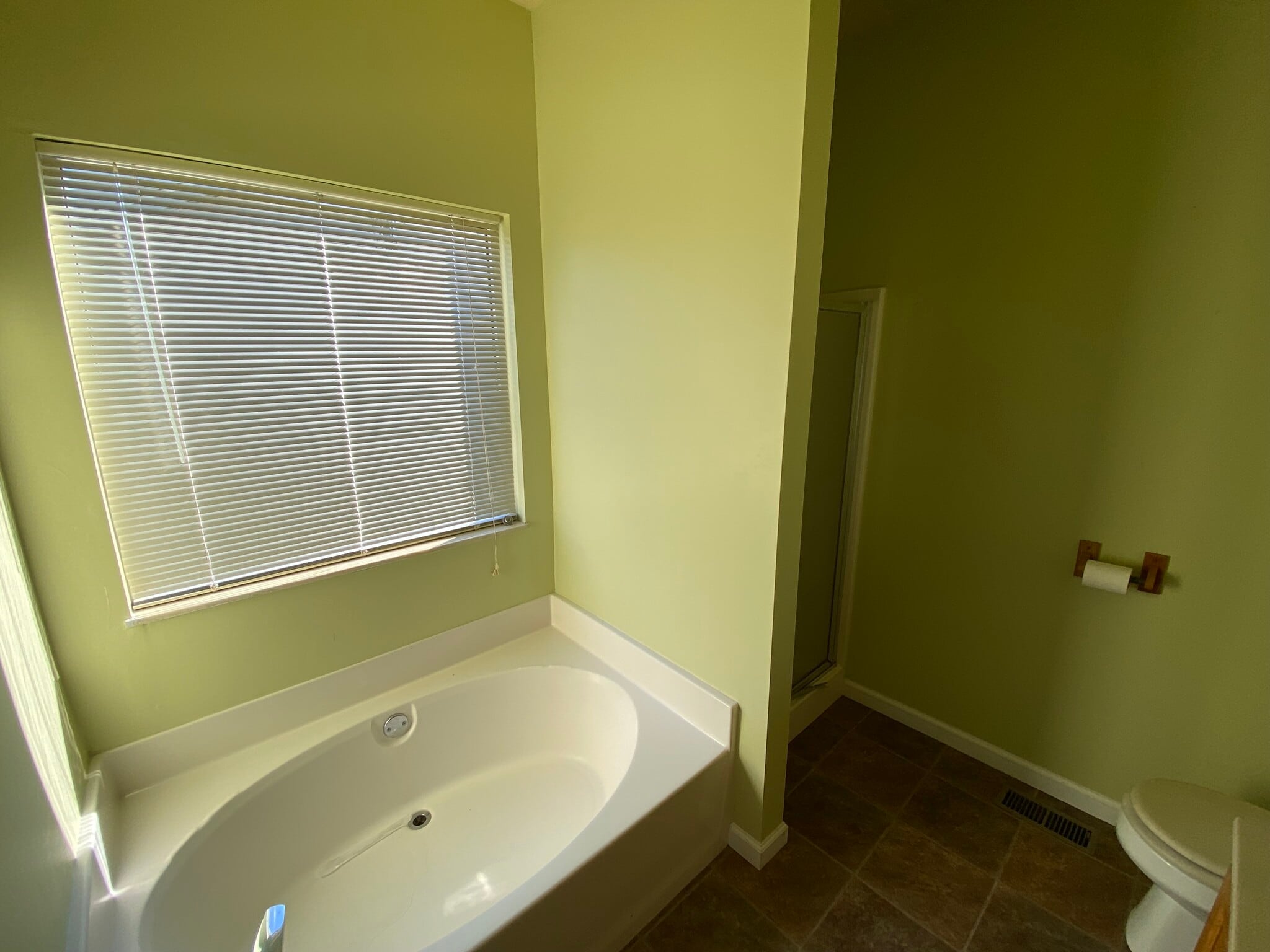 Building Photo - 753 Forest Green Dr