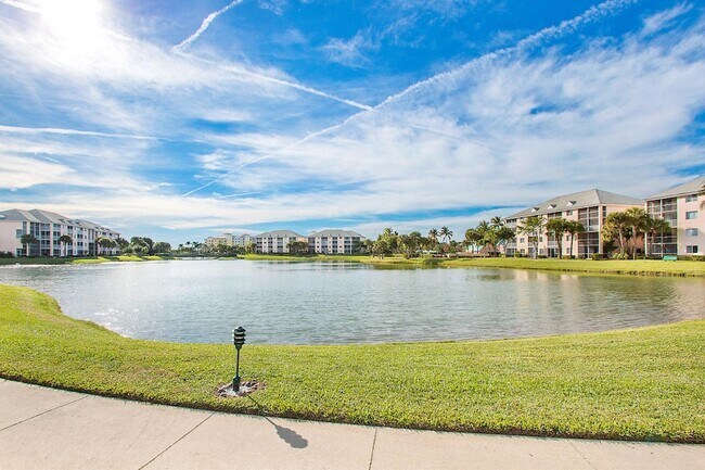 Building Photo - 353 S US Hwy 1