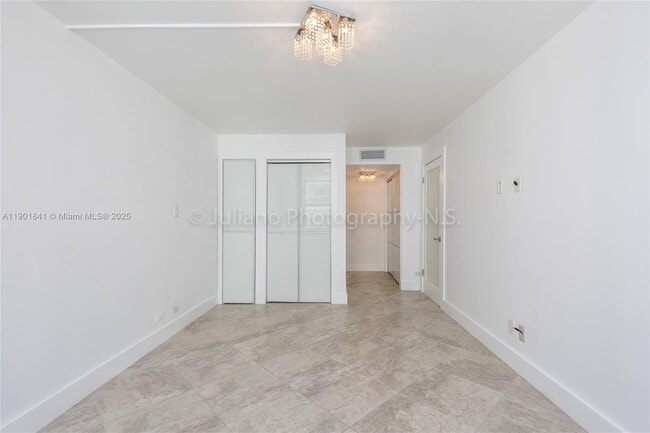 Building Photo - 6039 Collins Ave