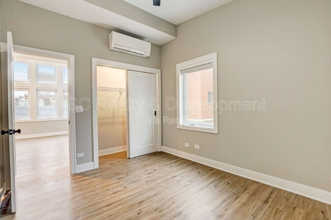 Building Photo - 4329 N Ashland Ave