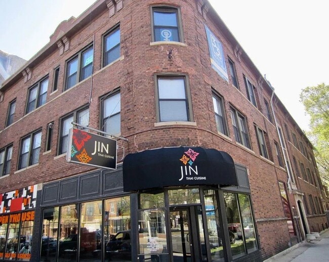 Building Photo - Gorgeous 2 bed 1 bath in the Edgewater area