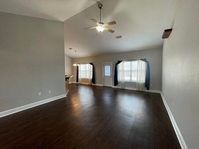 Building Photo - 148 Crab Apple Ave