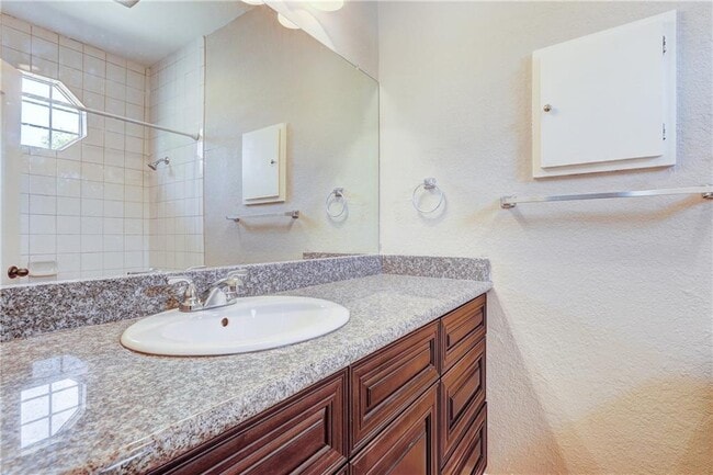 Building Photo - 16407 Framingham Cir