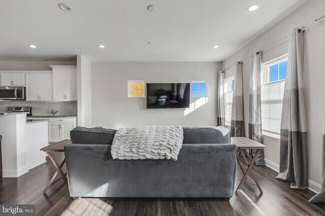 Building Photo - 11411 Tolkien Ave