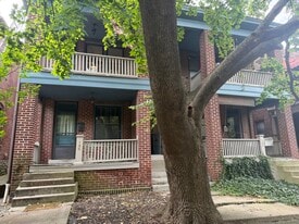 Building Photo - 135 1/2 W 1st Ave