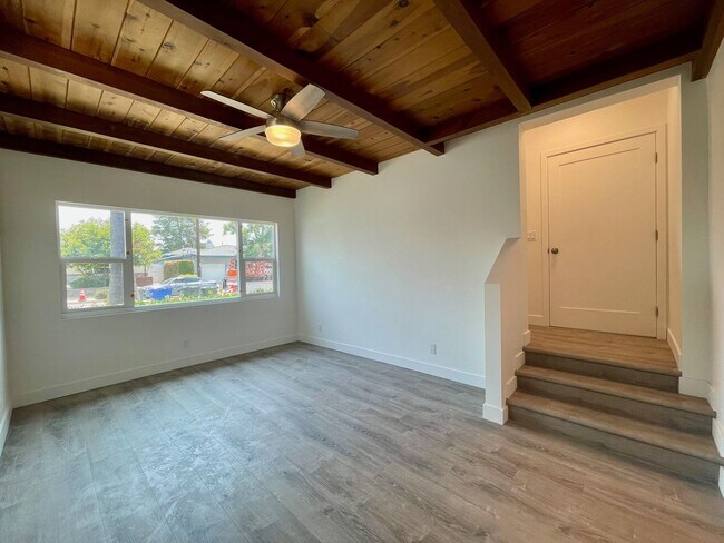 Building Photo - Fully Remodeled 4 Bedroom 2.5 Bathroom in ...