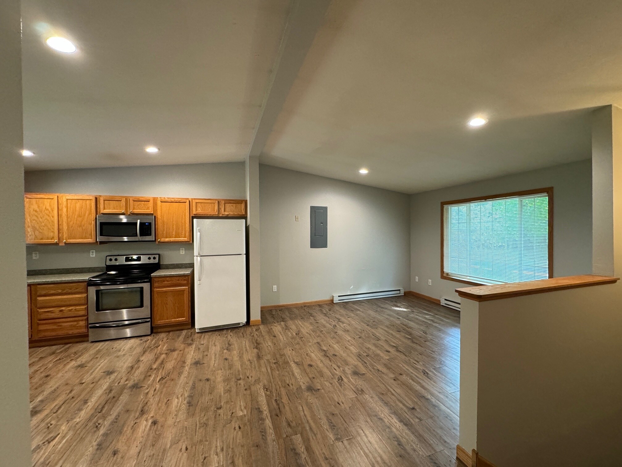 Building Photo - 407 Glenwood Ave