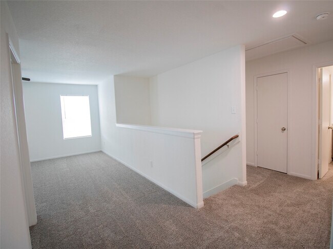 Building Photo - 2314 Zephyr Ln