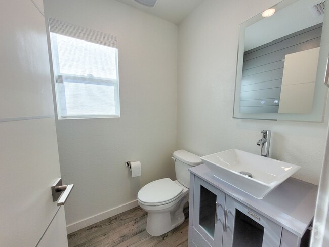 Building Photo - MOVE IN SPECIALL!!! $500 OFF FIRST MONTH'S RENT!