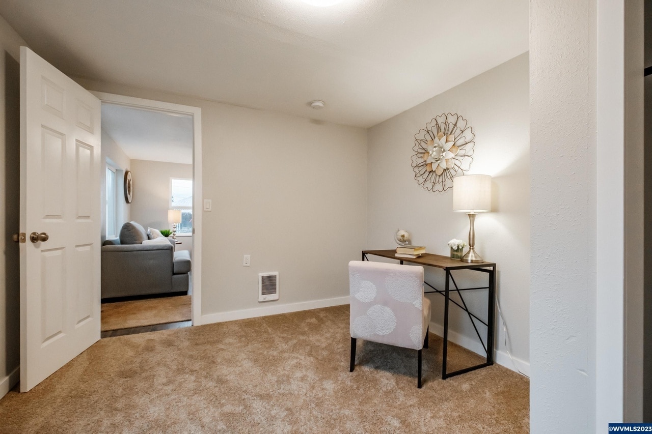 Building Photo - 440 S 6th St