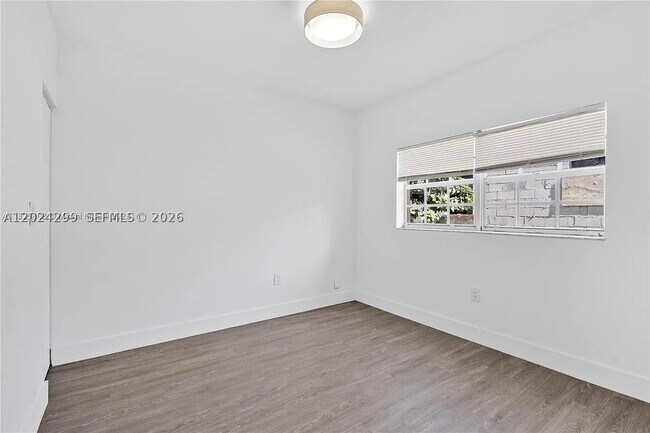 Building Photo - 1351 SW 4th St
