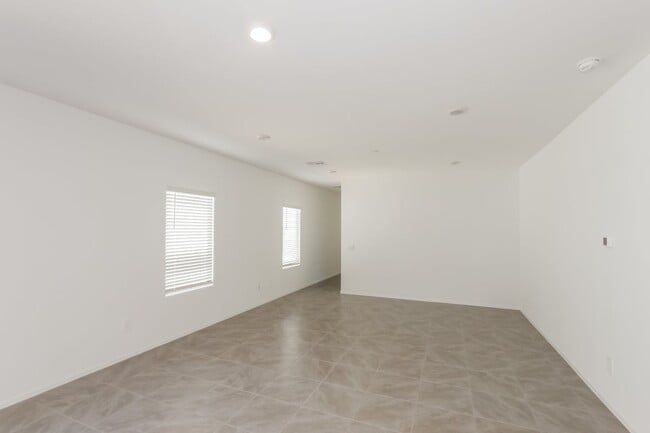 Building Photo - 7570 S Celina Wy