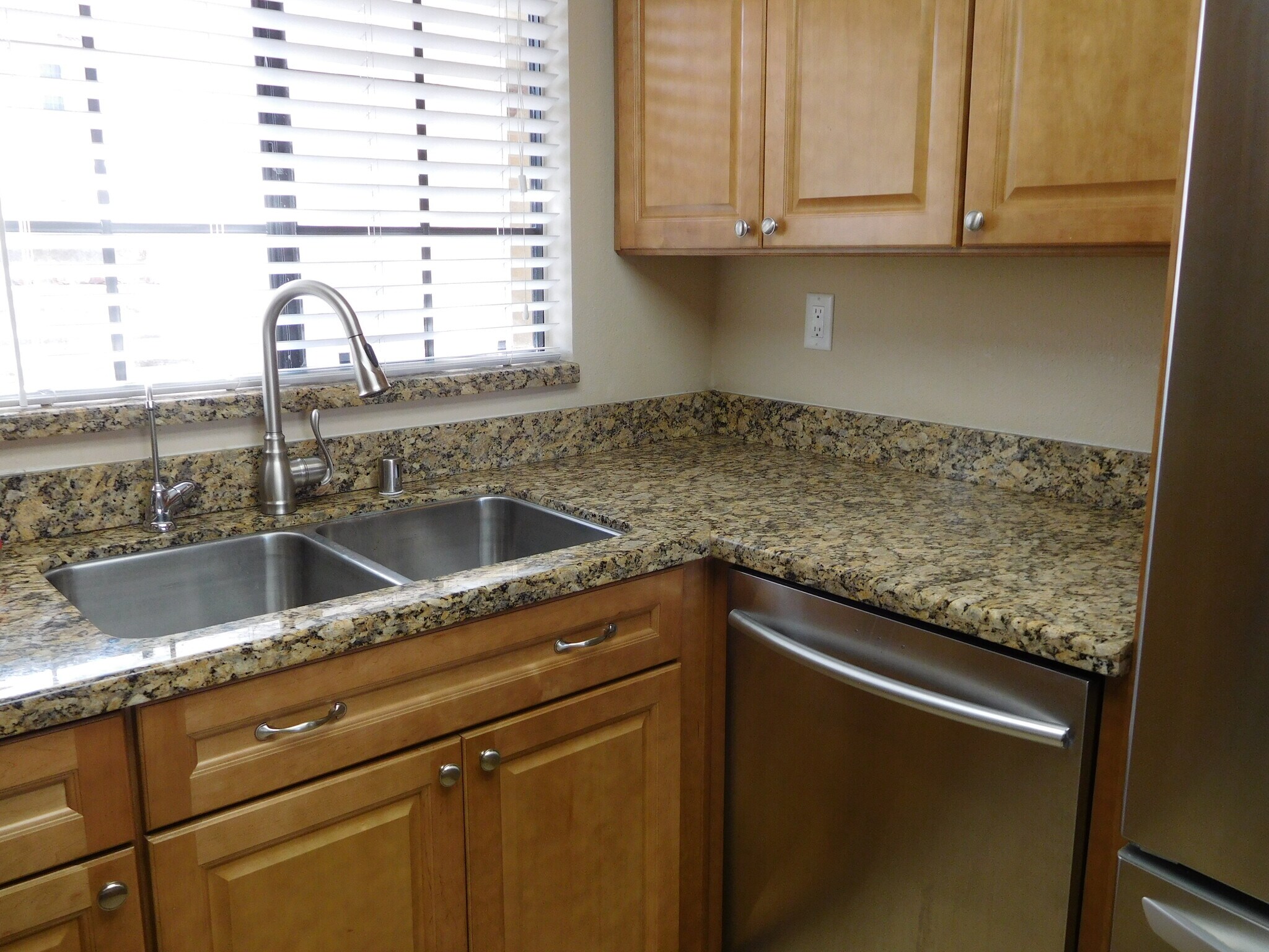 Building Photo - 2812 Newcastle Way