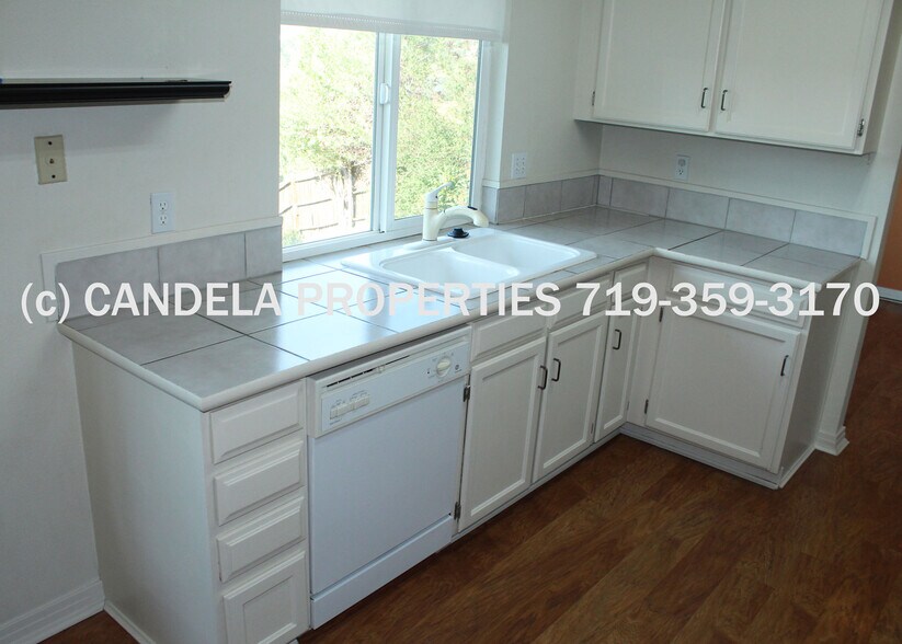 Building Photo - 3474 Oak Creek Dr W