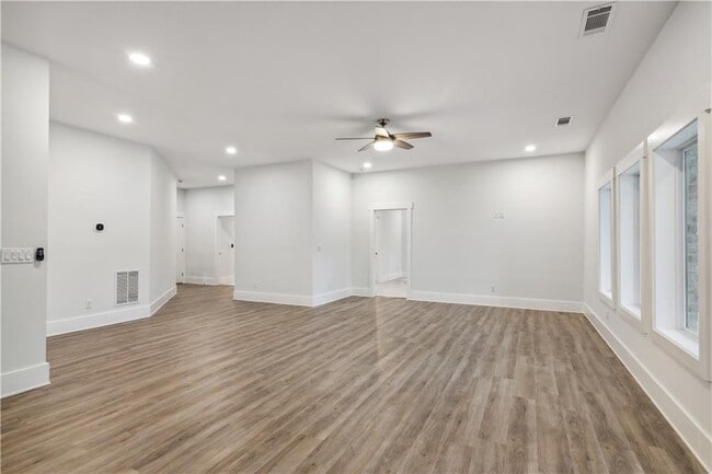 Building Photo - 15448 Hopewell Rd