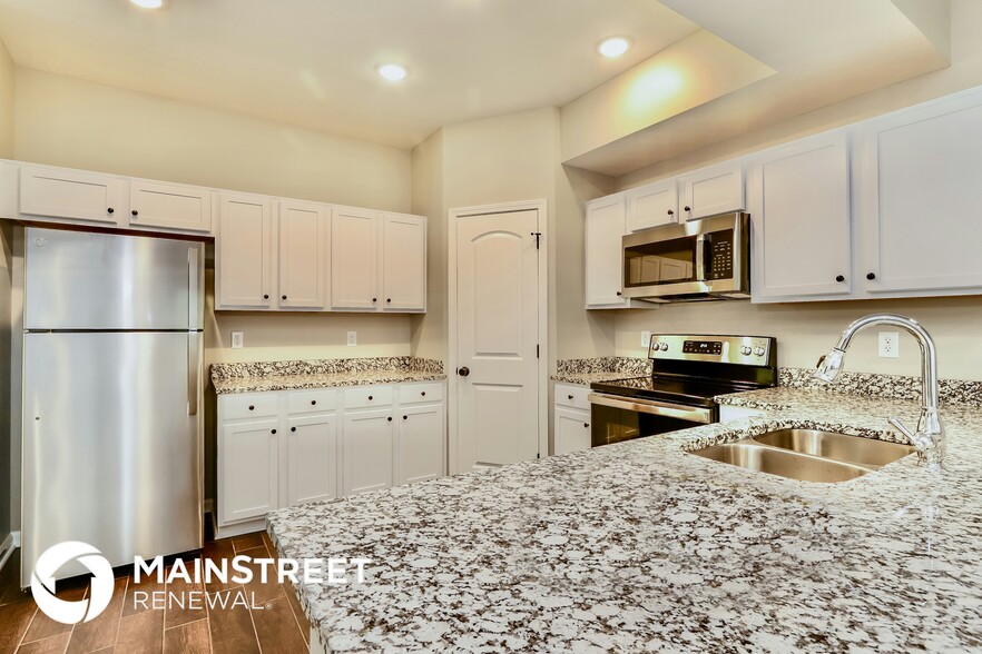 Building Photo - 2069 Paddle Wheel Dr