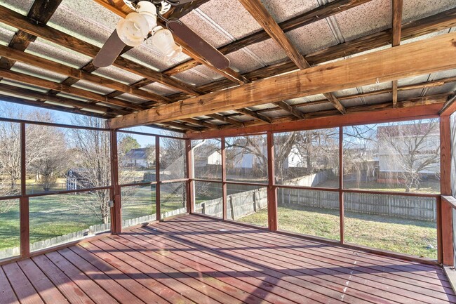 Building Photo - Quiet home near Fort Campbell- Waiting for you to call home