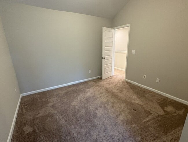 Building Photo - 1007 Linsmore Ave