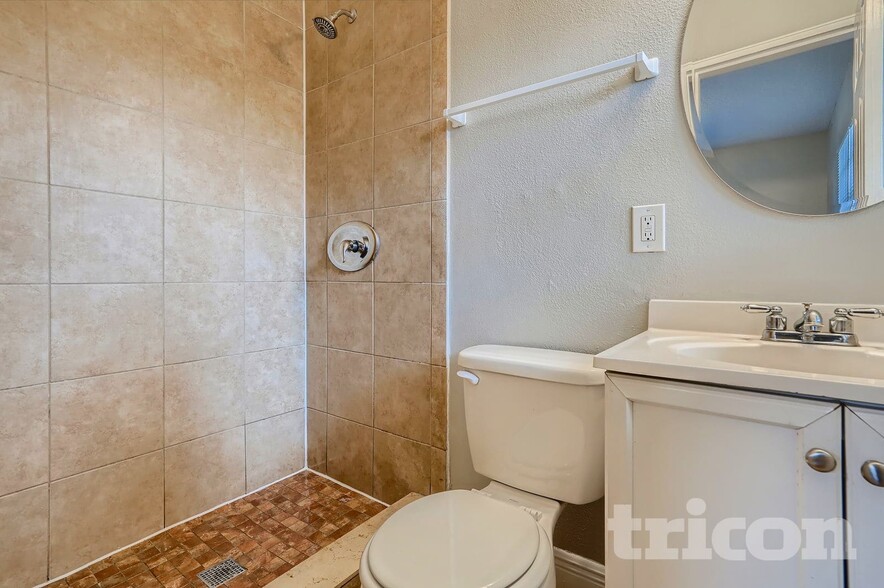 Building Photo - 322 Notre Dame Dr