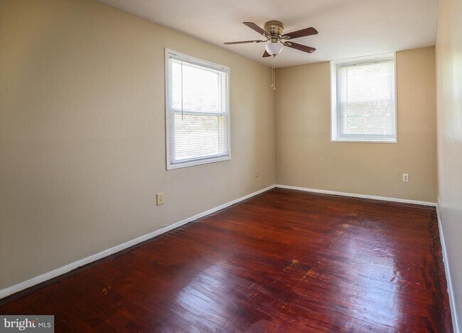 Building Photo - 7737 Greymont St