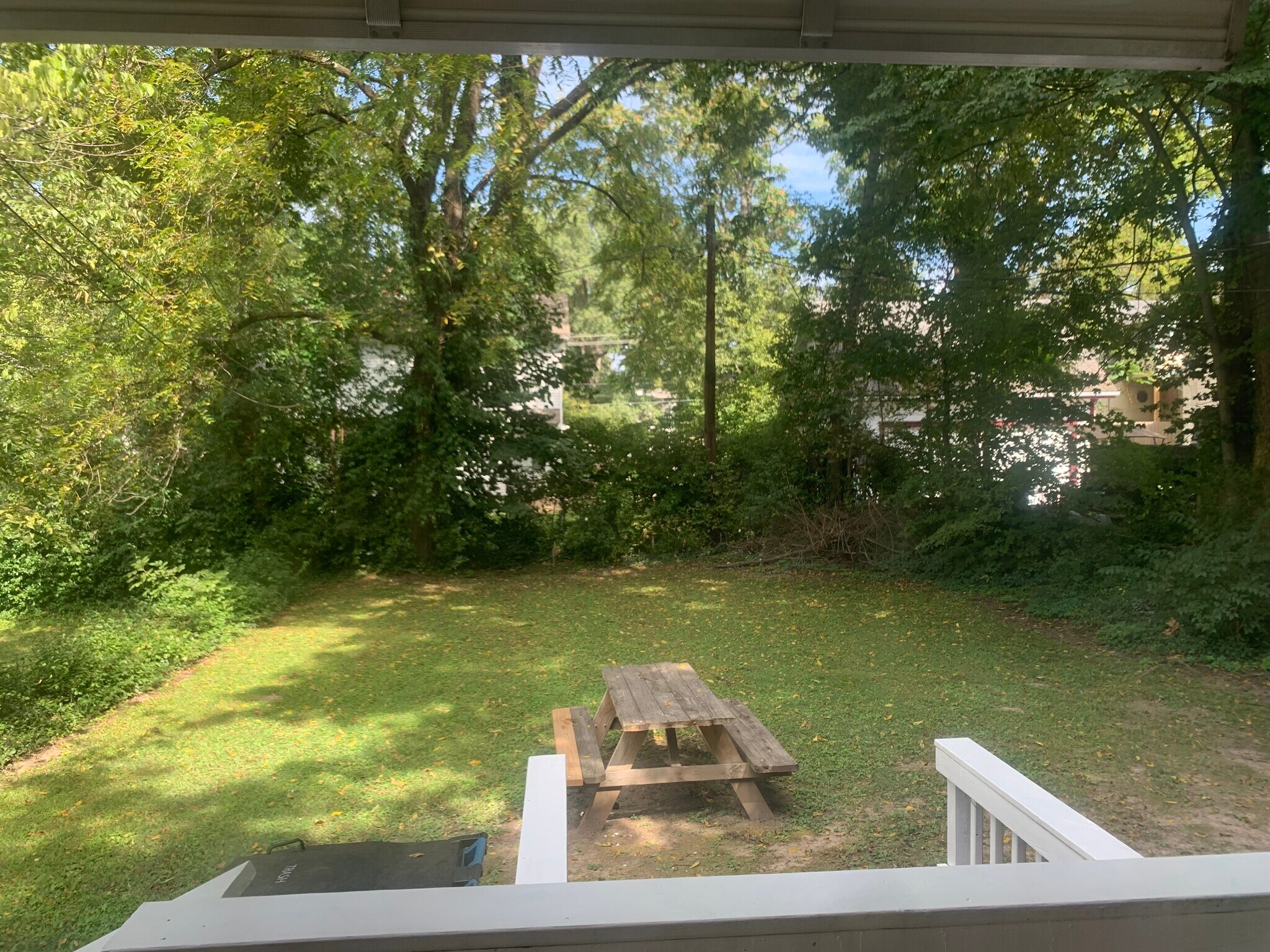 Shared shaded back yard - 412 N 9th St