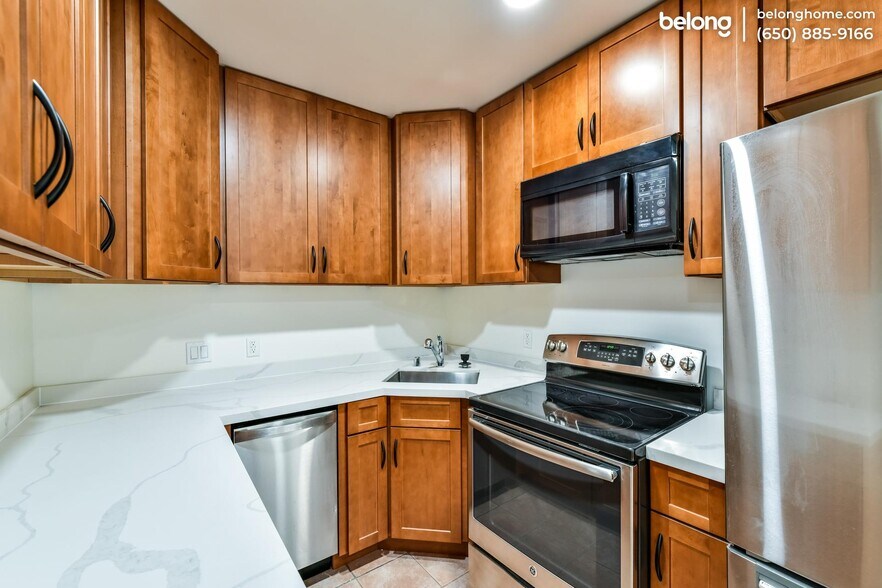 Building Photo - 1250 E Ocean Blvd