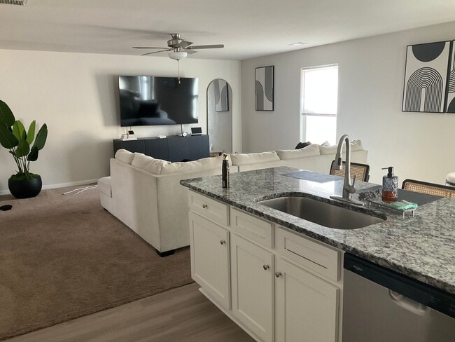 Building Photo - 511 Morning Mist Rd