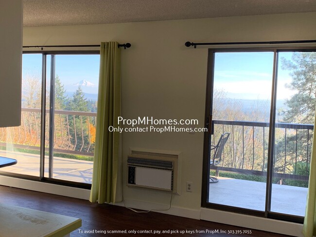 Building Photo - Stunning Views of Mt. Hood & Free W/S/G!! ...