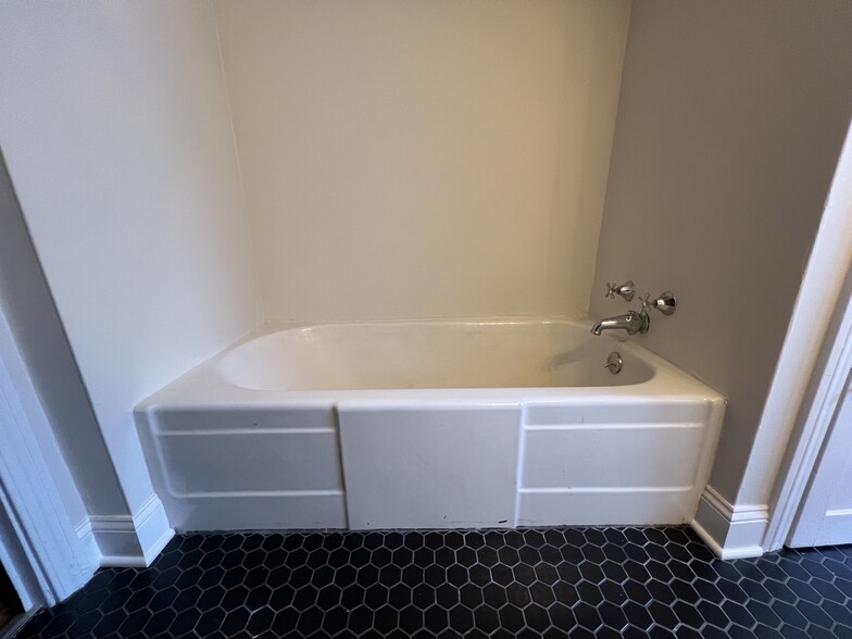 Building Photo - 1872 W 47th St