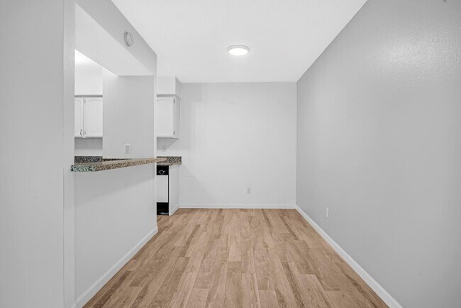 Building Photo - 165 Oddstad Dr