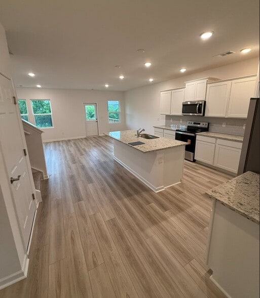 Building Photo - 482 Jet Strm Dr