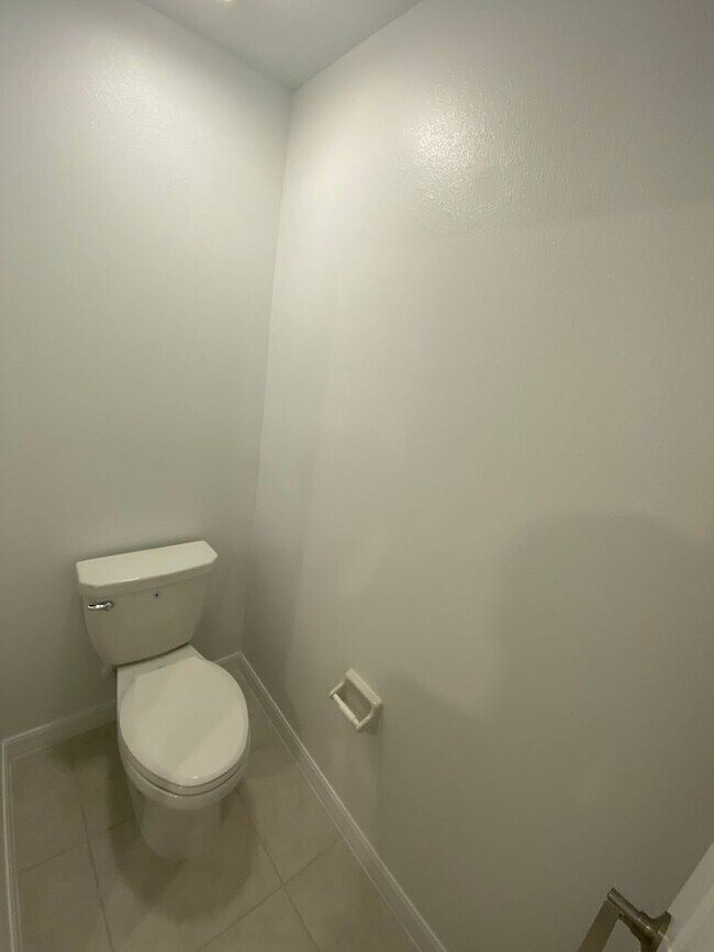 Building Photo - 9695 Ashworth Pl