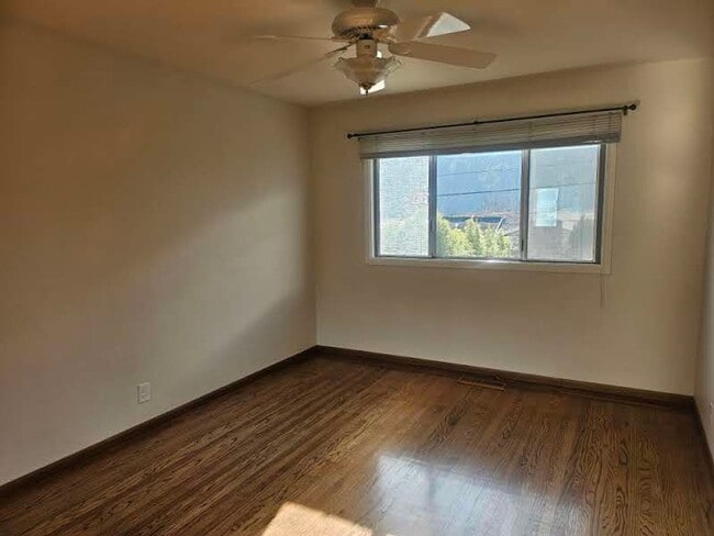 Building Photo - Millbrae Meadows 4 bed 3 bath available now