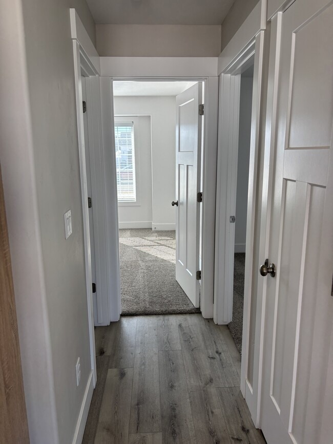 Building Photo - 187 Heaton Ln