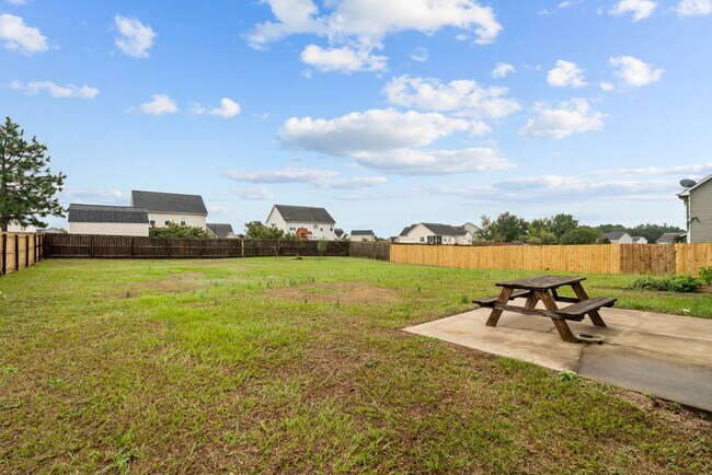 Building Photo - 133 Lockwood Dr