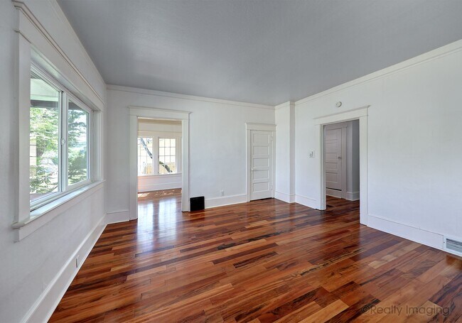 Building Photo - 6015-6017 SE 99th Ave